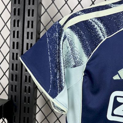 Kit Enfant Ajax extérieur 25/26