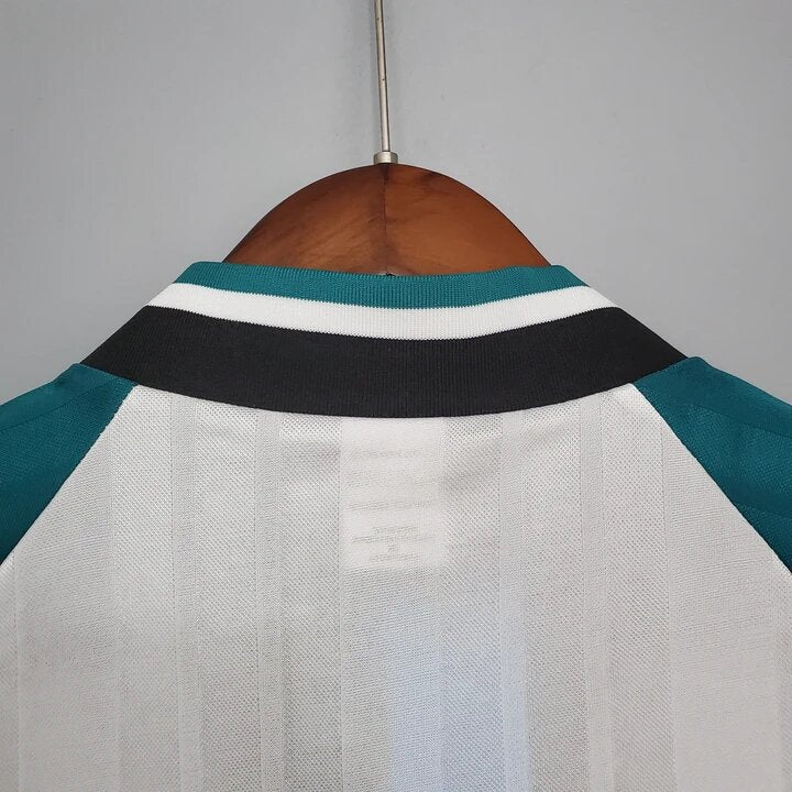 Liverpool Maillot Rétro 2006/2007