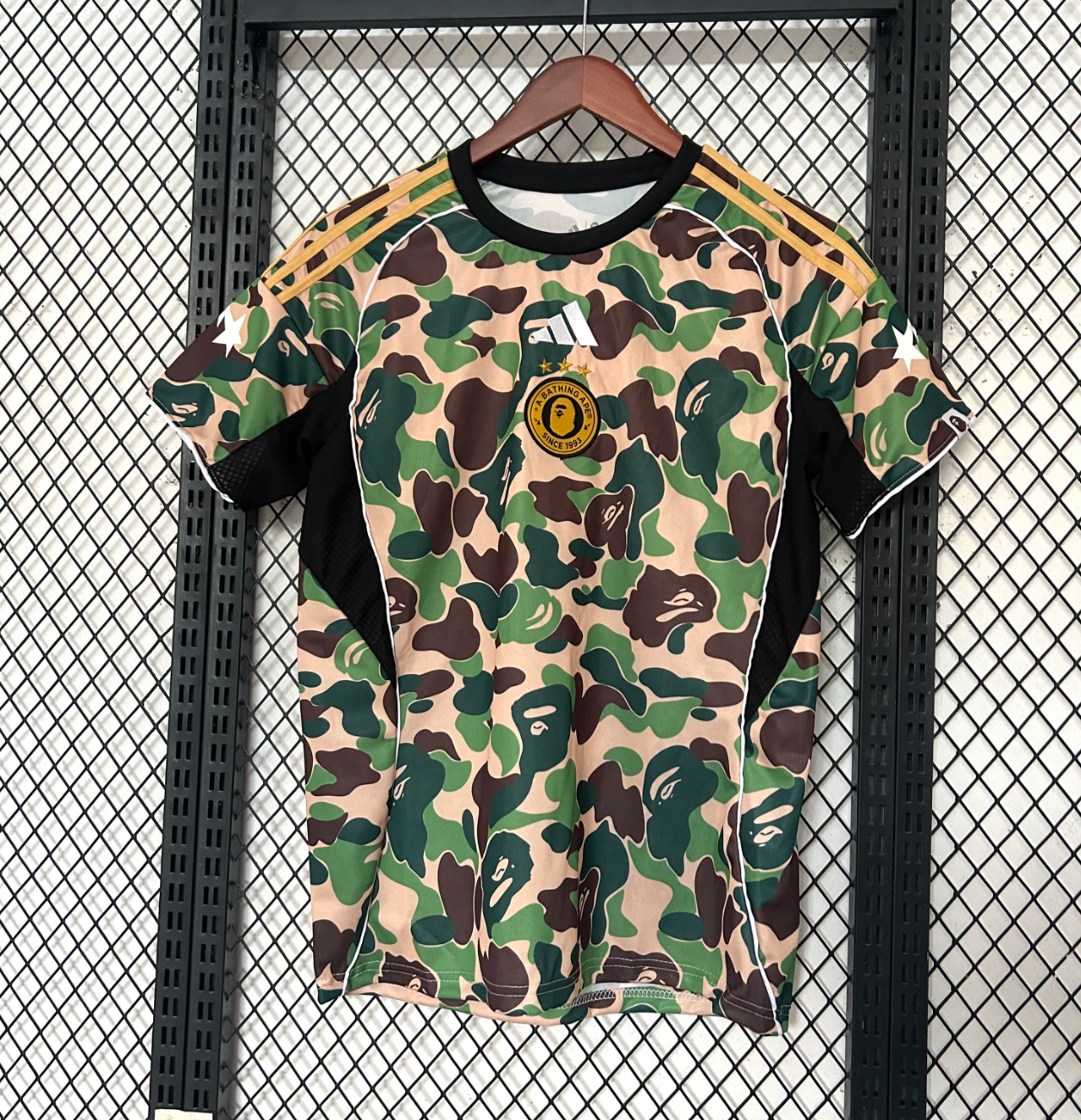 Maillot  BAPE x Adidas Édition spéciale